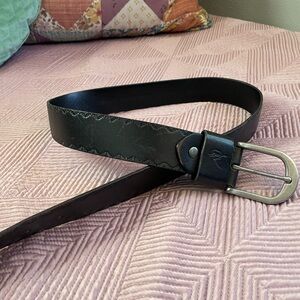 Levi’s black leather belt